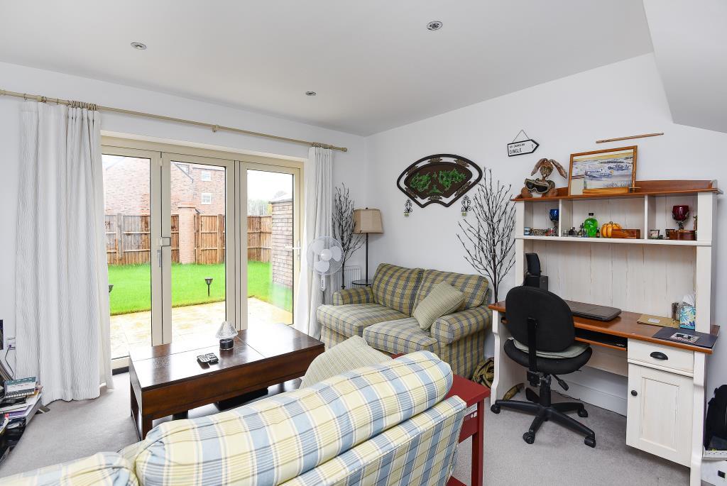 Flanders Close, Bicester, OX26 2 bed semidetached house £1,400 pcm