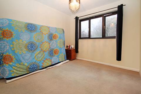 1 bedroom flat for sale, Marina Approach, Hayes, Greater London