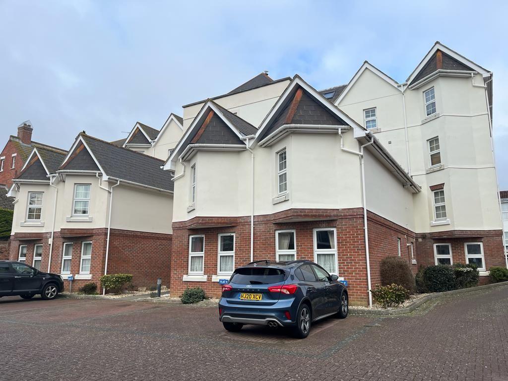 Carlton Road South, Weymouth 2 bed apartment for sale £198,000