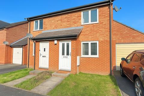 2 bedroom semi-detached house to rent, Miersfield, Hp11