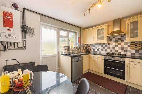 2 bedroom semi-detached house to rent, Miersfield, Hp11