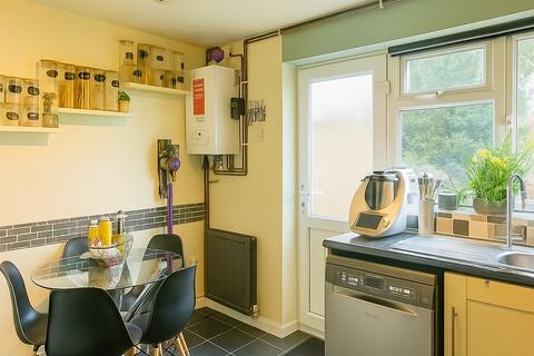 2 bedroom semi-detached house to rent, Miersfield, Hp11