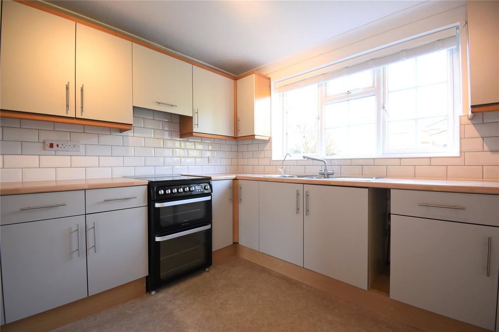 Hemsdale, Maidenhead, Berkshire, SL6 4 bed detached house £2,250 pcm