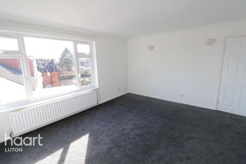 1 bedroom apartment to rent, The Larches, Luton
