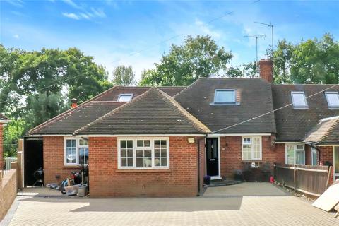4 bedroom bungalow for sale - Woodlands Road, Nash Mills, Hemel Hempstead, Hertfordshire, HP3