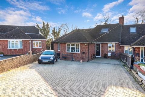 4 bedroom bungalow for sale - Woodlands Road, Nash Mills, Hemel Hempstead, Hertfordshire, HP3