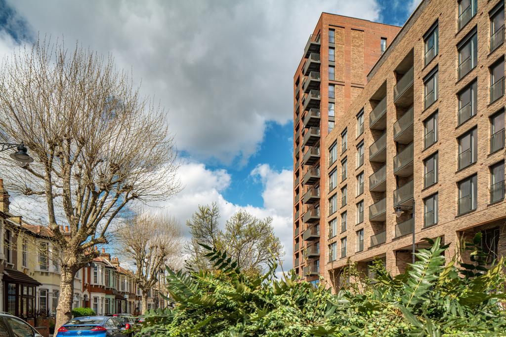 8633 067 BH New Market Place London Apartment Ext...