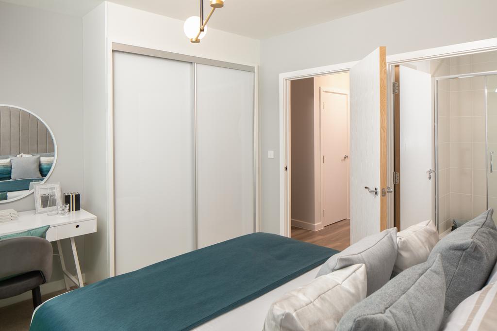 8633-008 BH New Market Place East Ham Concept Apt 2...
