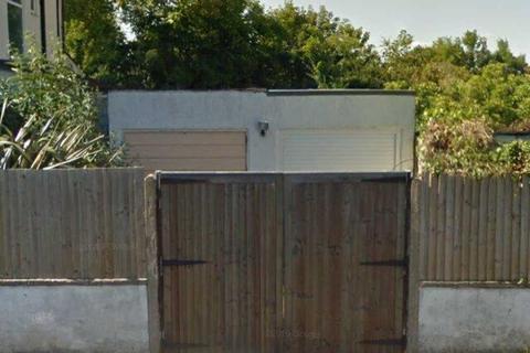 Garage to rent, Demesne Road, Wallington SM6