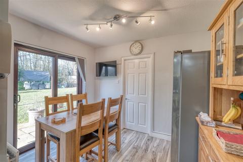 4 Ardens Close, Winyates Green, Redditch, B98 0QE