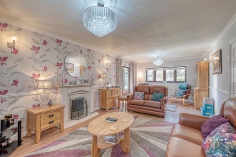 4 Ardens Close, Winyates Green, Redditch, B98 0QE