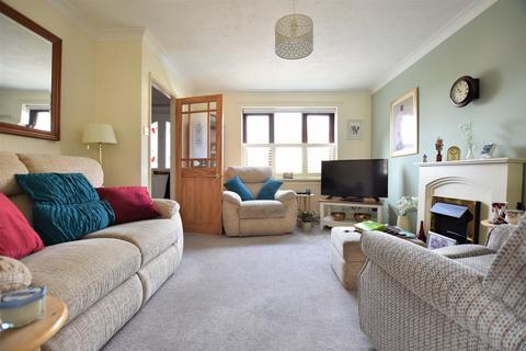 61b Southend Crescent, London, SE9 2SD