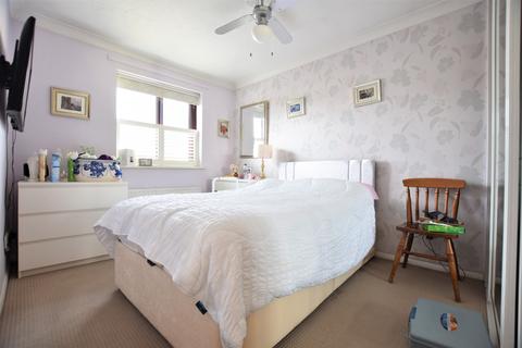 61b Southend Crescent, London, SE9 2SD