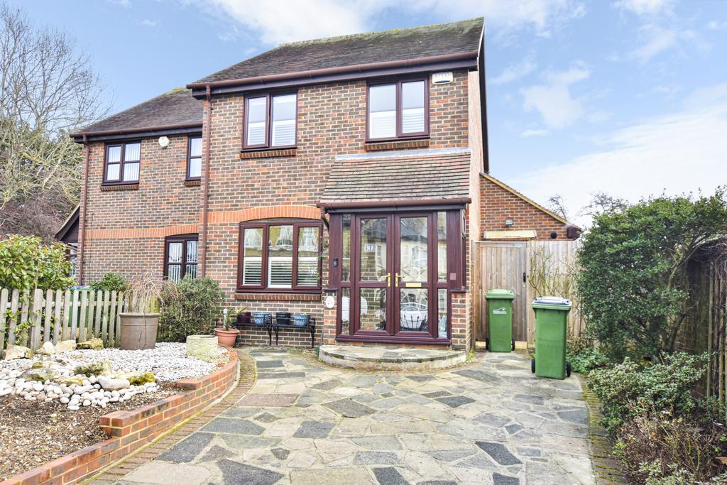 Southend Crescent, Eltham, SE9 3 bed house £525,000