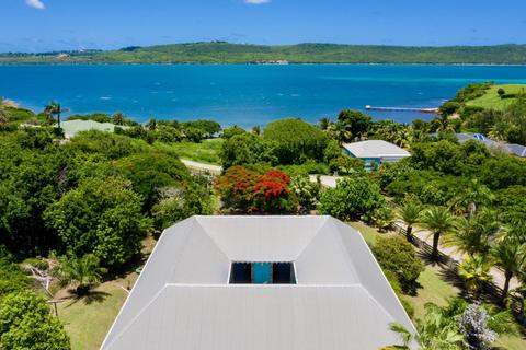 4 bedroom house - The Blue House, Crawl Bay, St. Paul, Antigua