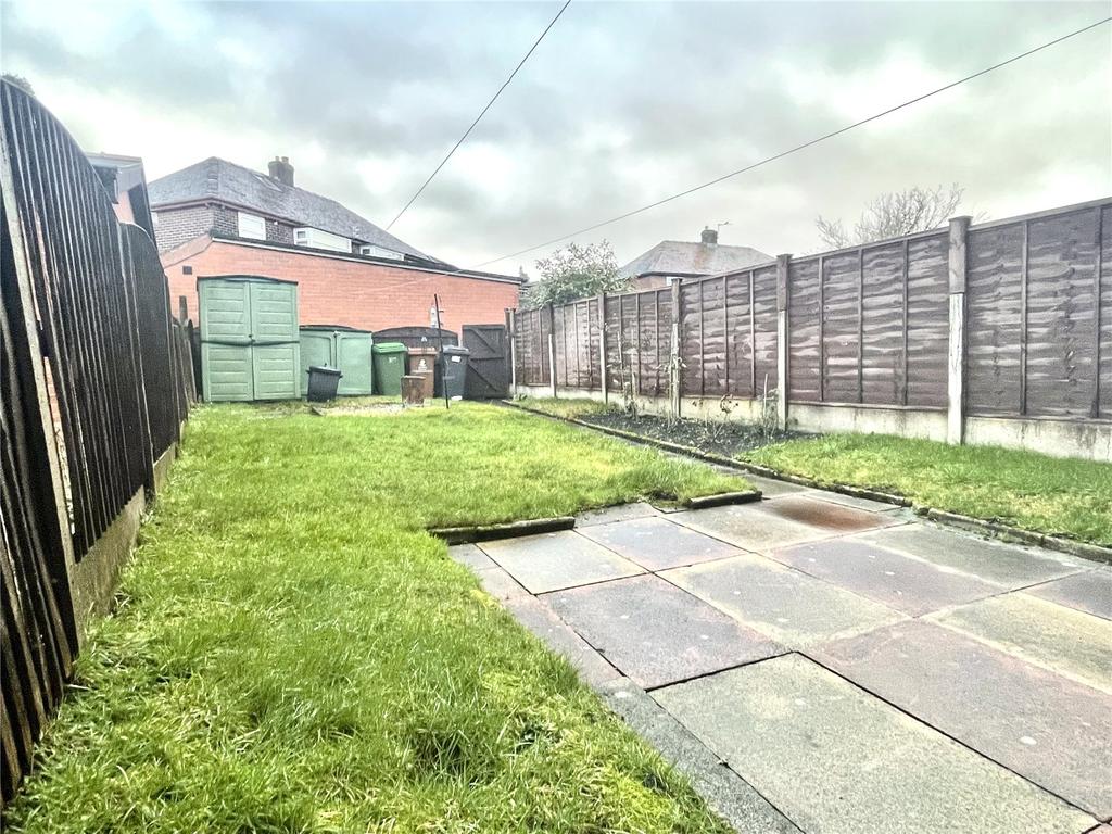 Thornham Lane, Thornham, Royton, Oldham, OL2 3 bed terraced house for
