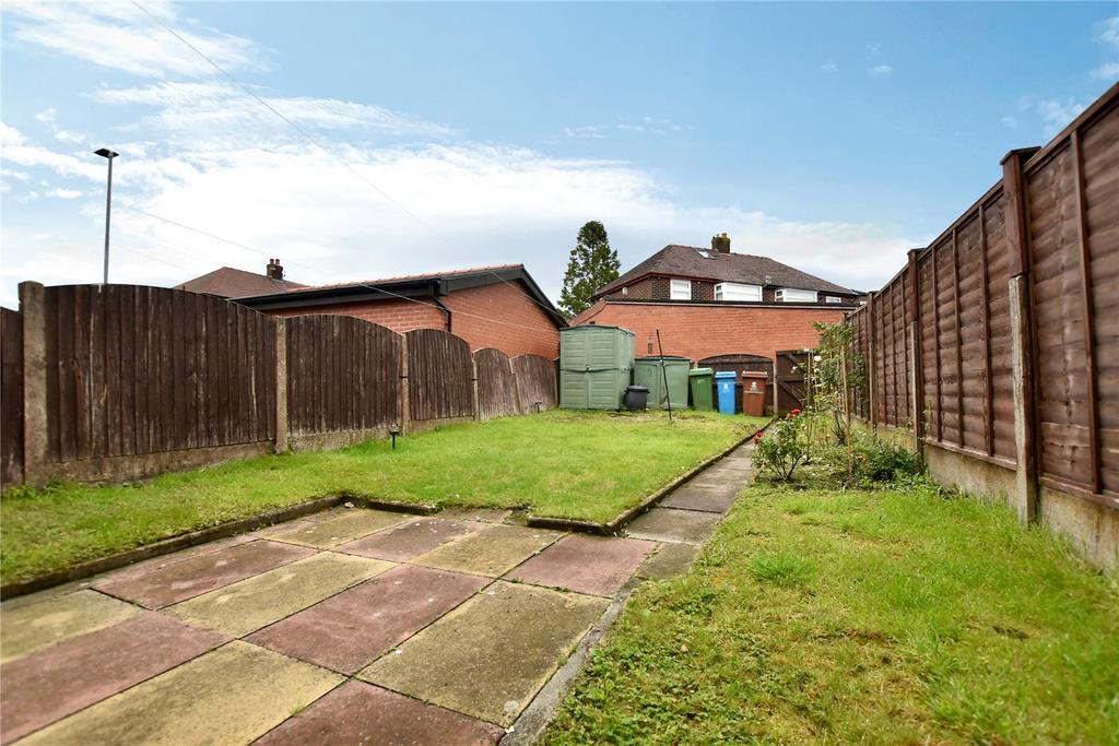 Thornham Lane, Thornham, Royton, Oldham, OL2 3 bed terraced house for