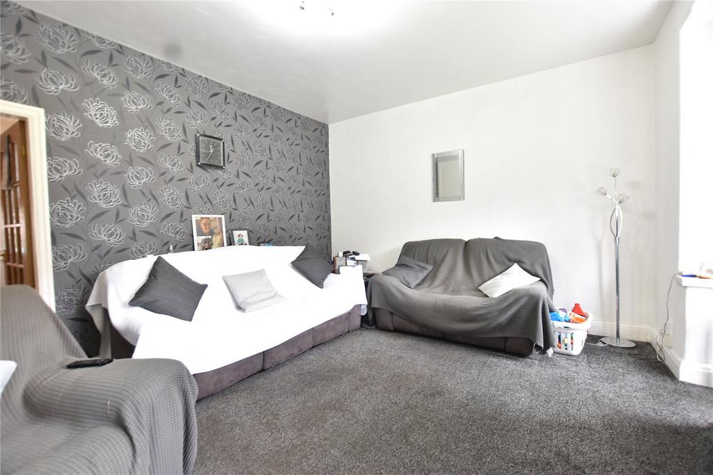 Thornham Lane, Thornham, Royton, Oldham, OL2 3 bed terraced house for