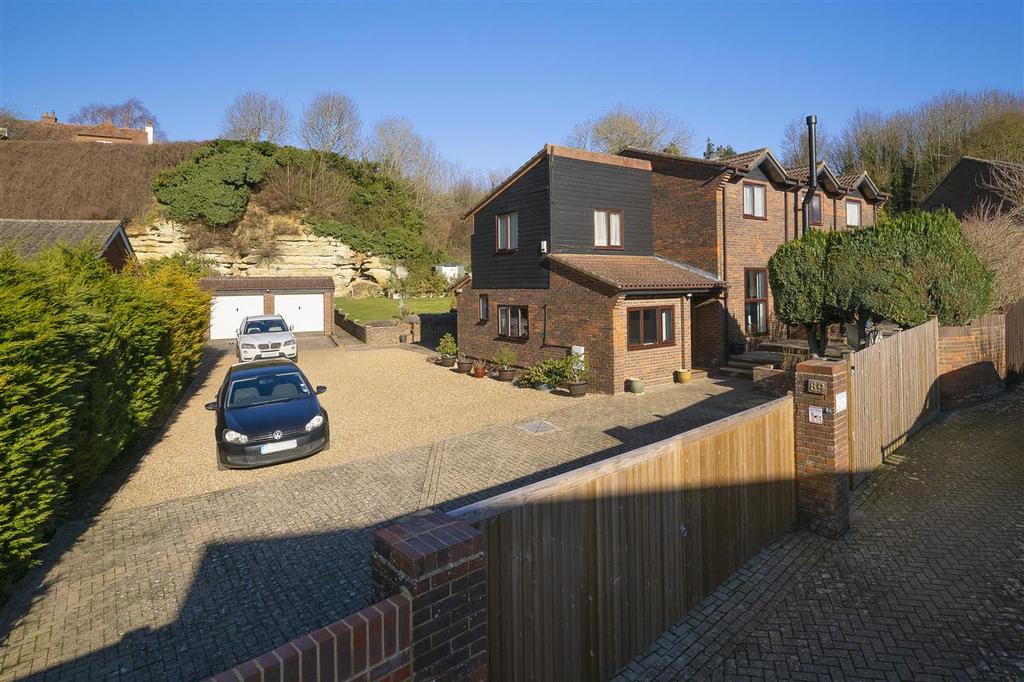 The Quarries, Boughton Monchelsea 4 bed detached house £875,000