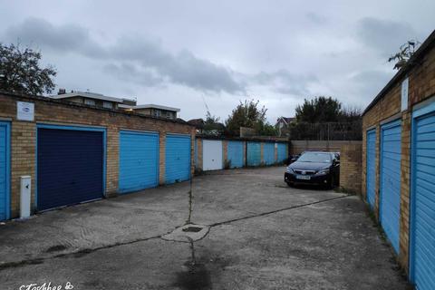 Garage to rent, Angell Road, London SW9