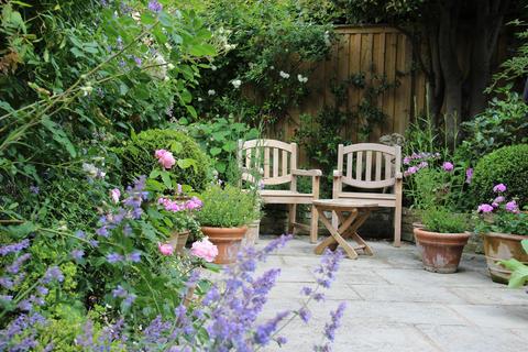 undefined, Acfold Road,  London, SW6