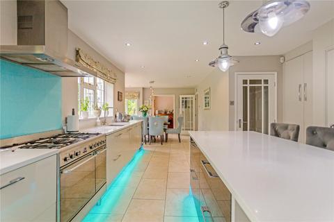 5 bedroom detached house to rent, Southcote Way, Penn, High Wycombe, Buckinghamshire, HP10
