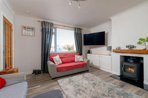 15 Clermiston Green, Edinburgh, EH4 7PB