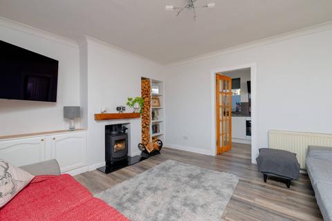 15 Clermiston Green, Edinburgh, EH4 7PB