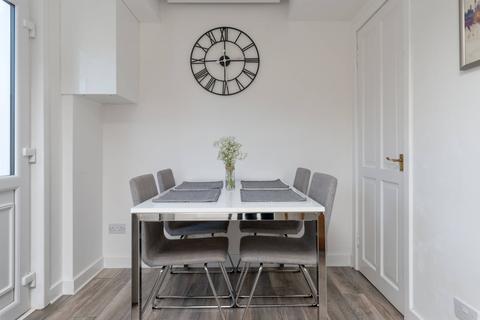 15 Clermiston Green, Edinburgh, EH4 7PB