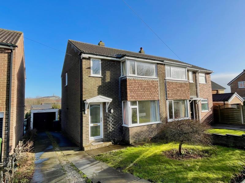 Marten Drive, Netherton, Huddersfield, HD4 7JT 3 bed semidetached