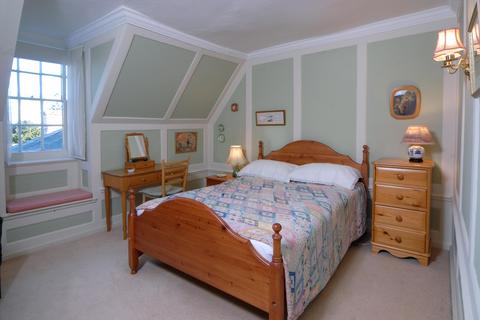 4 bedroom flat for sale, Whittington, Cheltenham, Gloucestershire, GL54