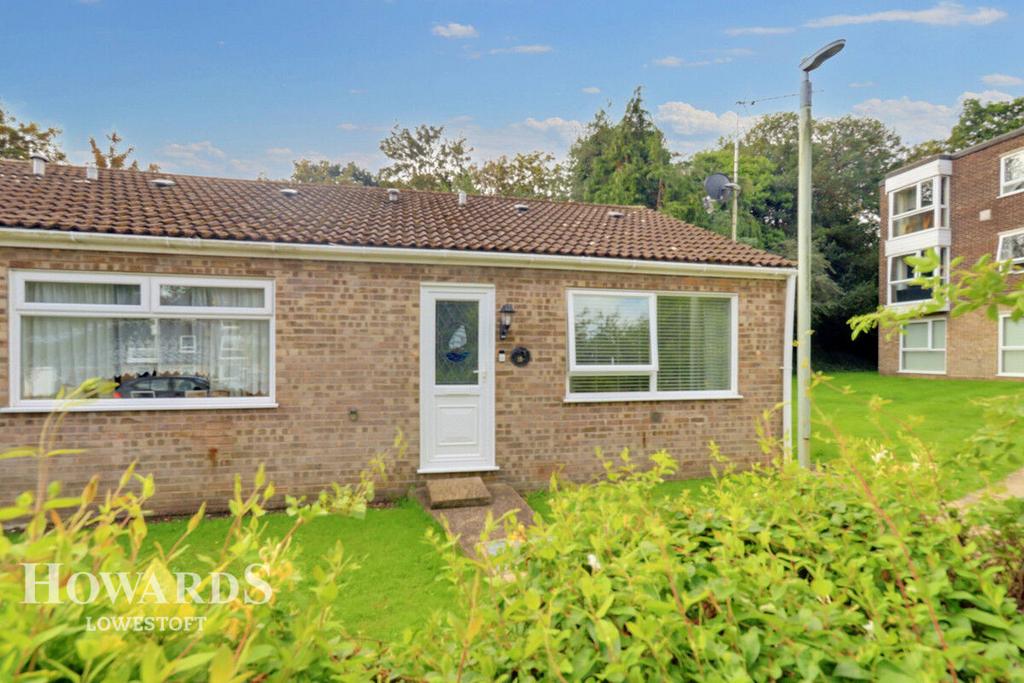 Dell Road, South Oulton Broad 1 bed semidetached bungalow for sale £