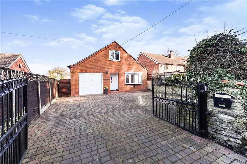 Walnut Reach, Norton Road... 3 bed detached house £300,000