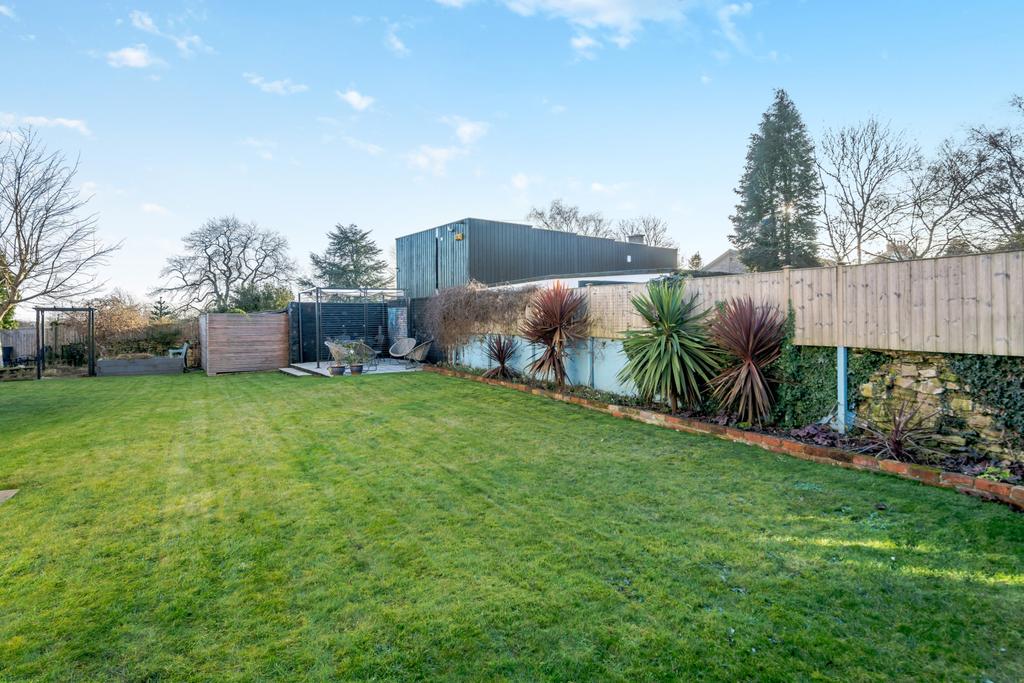 Kirkgate, Sherburn In Elmet, Leeds, LS25 7 bed detached house £695,000