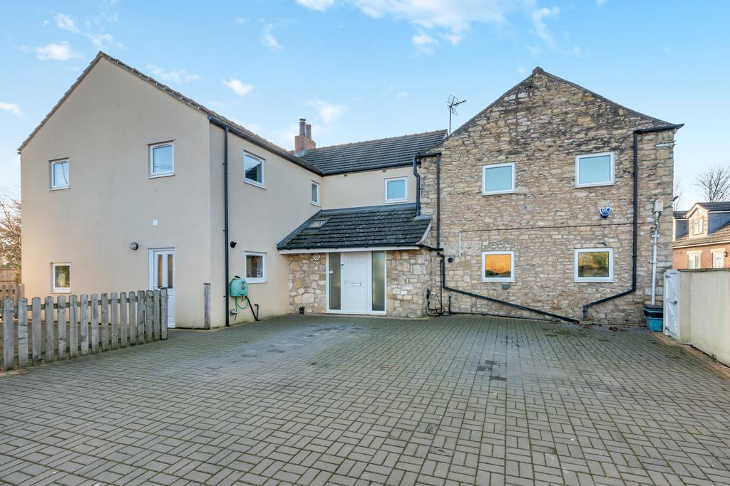 Kirkgate, Sherburn In Elmet, Leeds, LS25 7 bed detached house £695,000