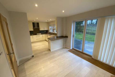 5 bedroom detached house to rent, The Avenue, Welwyn