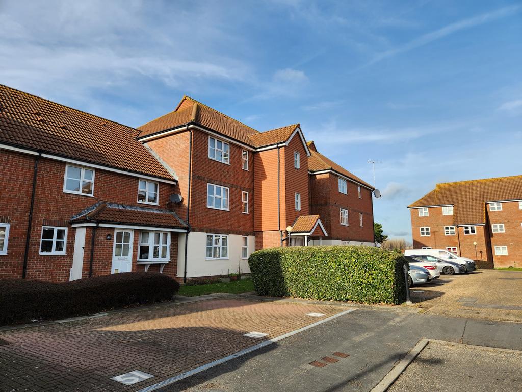 Falmouth Close, Sovereign Harbour South, Eastbourne, BN23 2 bed flat