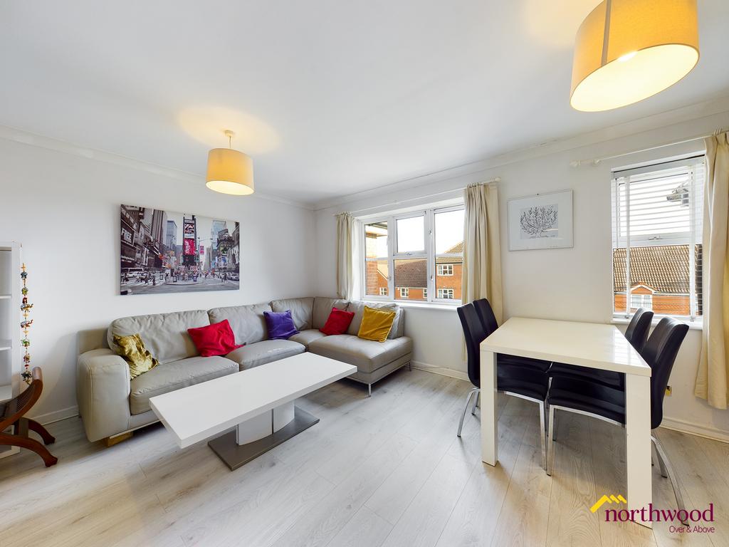 Falmouth Close, Sovereign Harbour South, Eastbourne, BN23 2 bed flat