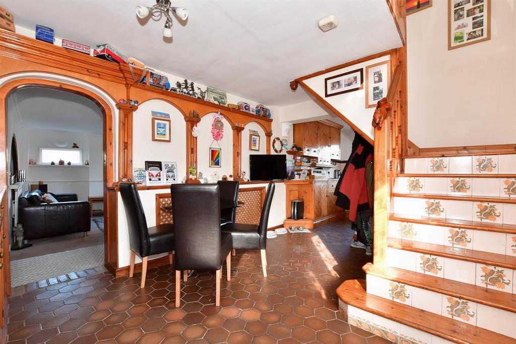 Albion Road, Broadstairs, Kent 2 bed semidetached house for sale £