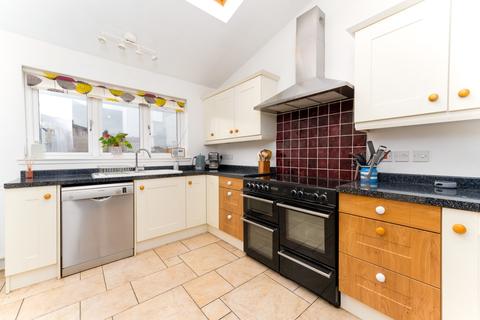 6 Corrie Grove, Glasgow, G44 3PP