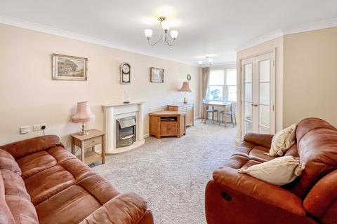 1 bedroom apartment for sale, Nelson Court, Glen View, Gravesend, Kent, DA12