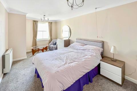 1 bedroom apartment for sale, Nelson Court, Glen View, Gravesend, Kent, DA12