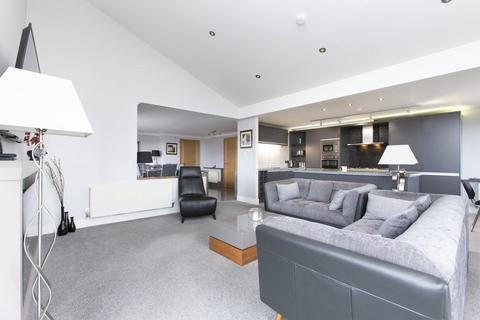 17/7 Appin Place, Edinburgh, EH14 1NJ