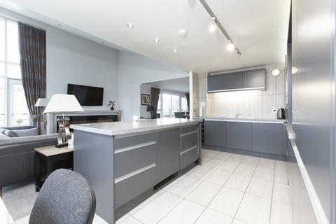 17/7 Appin Place, Edinburgh, EH14 1NJ