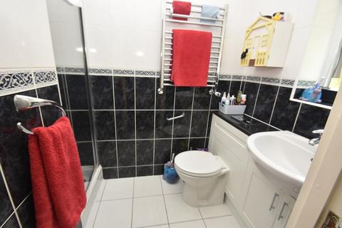 10 Ellington Way, Epsom, KT18 5TA