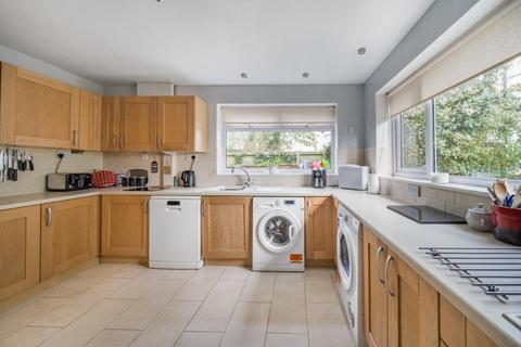 Pendle Bath Road, Speen, Newbury, RG14 1QY