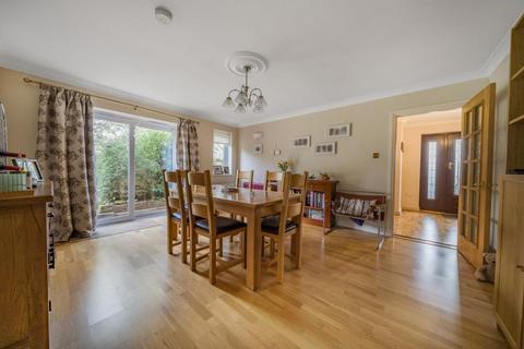 Pendle Bath Road, Speen, Newbury, RG14 1QY