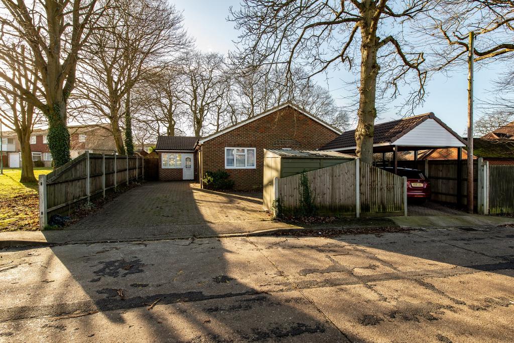 Hawbeck Road, Gillingham, ME8 4 bed detached house for sale £485,000