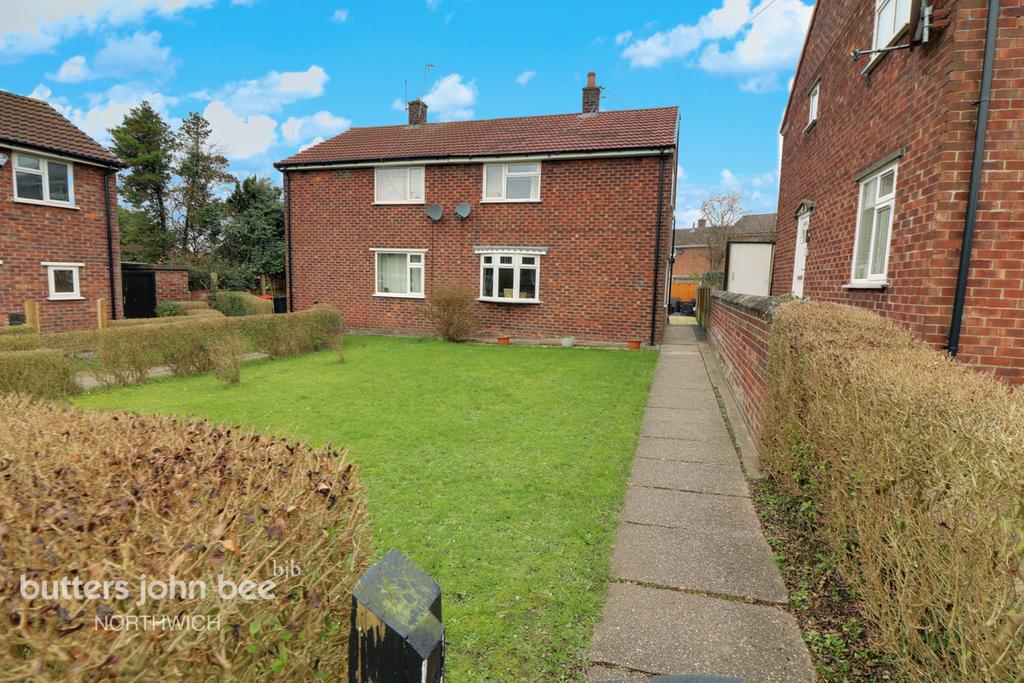 Westfield Grove, Northwich 3 bed semidetached house £149,995