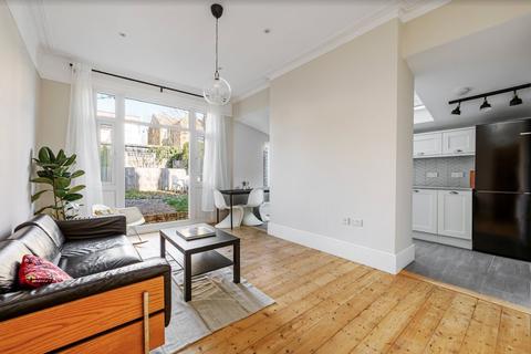 2 bedroom apartment to rent, Egerton Gardens, London, W13